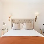 Stunning 2 Bed Apt Sleeps 6, nr Av Almirante Reis