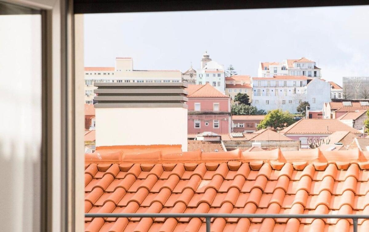 Bright 2 Bedroom With Parking In * Lissabon